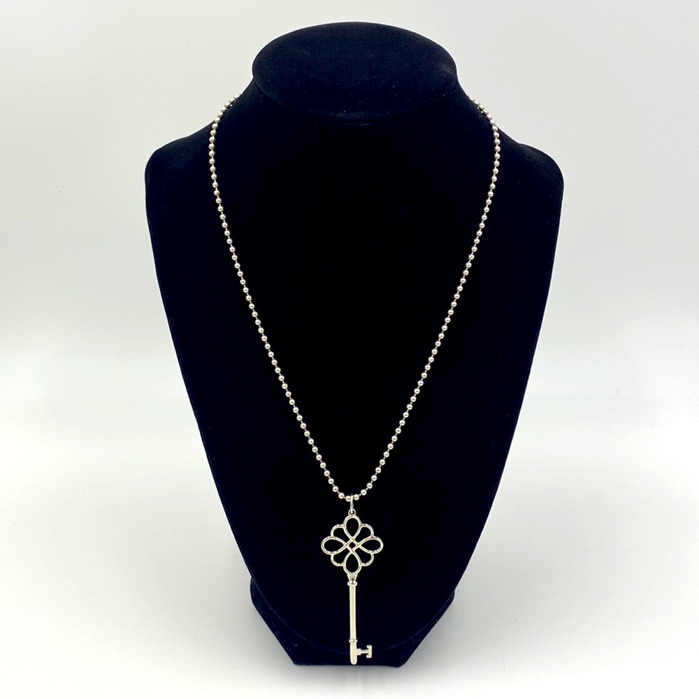 Large‎ Knot key